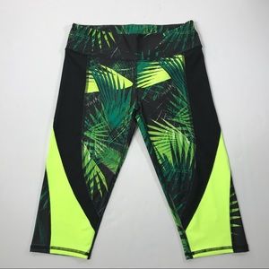 Fabletics Womens Navassa Crop Legging Sm T0304